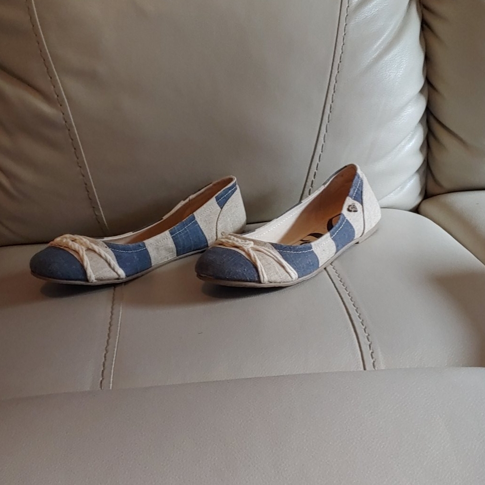 Shoes - Picture 2 of 4